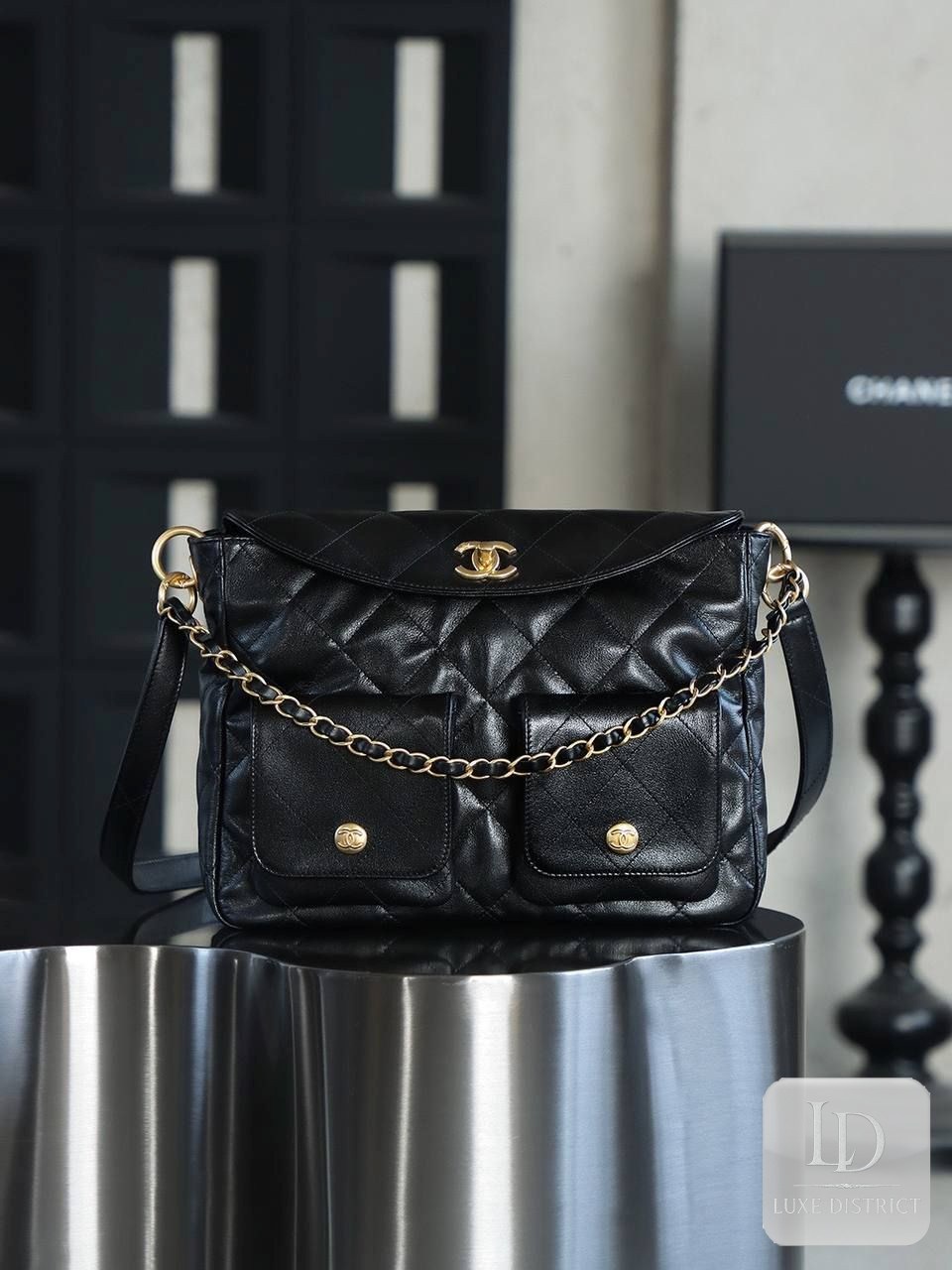 CHANEL 24P Postman Hobo - Увеличенный размер
