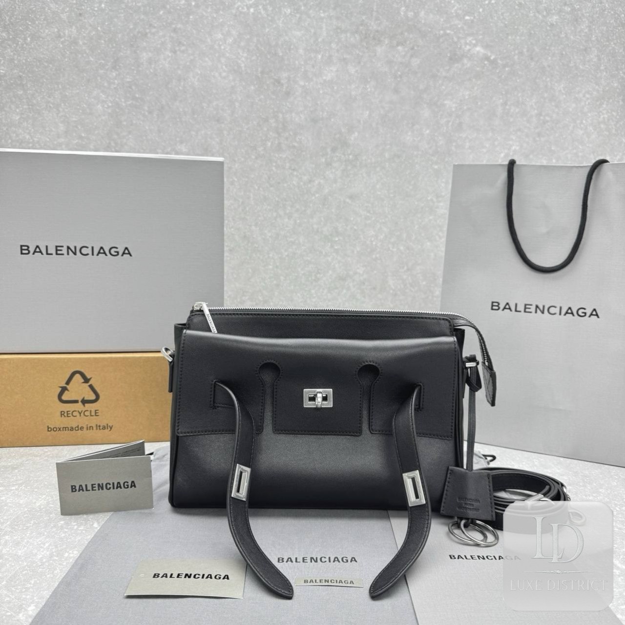 Balenciaga Belair 2025 | Современный мессенджер